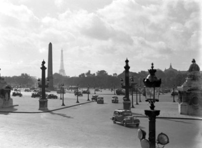 Auto's op de Place de la Concorde, Bestanddeelnr 191-0373