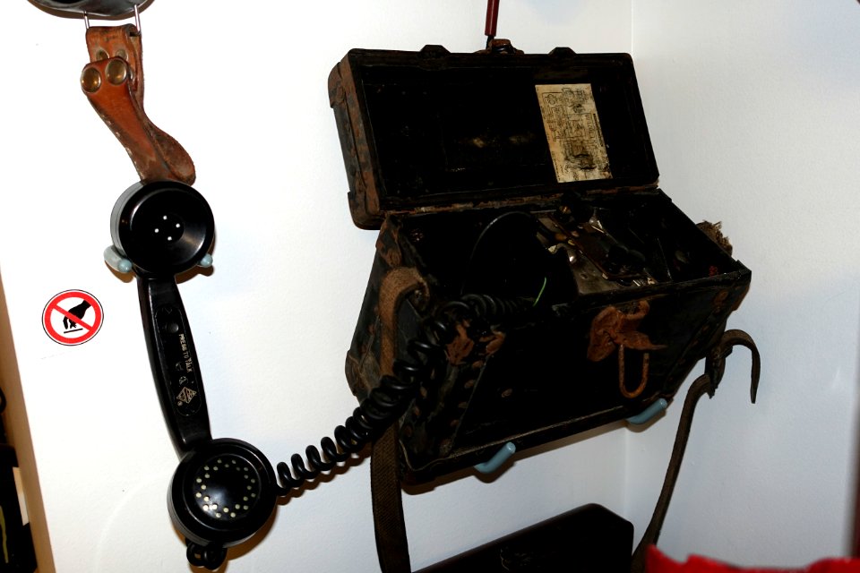 Automatic Electric lineman's field tester phone - Telephone Museum - Waltham, Massachusetts - DSC08247