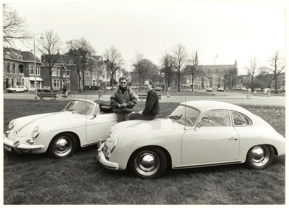 Autohobby op de Kleverparkweg, NL-HlmNHA 54031825