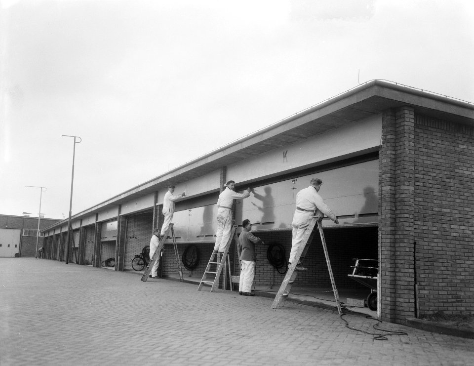 Autogarage voor luchtreizigers op Schiphol, Bestanddeelnr 906-3152