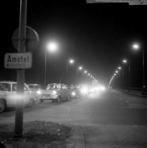 Autofiles op Utrechtseweg bij avond, Bestanddeelnr 917-4729