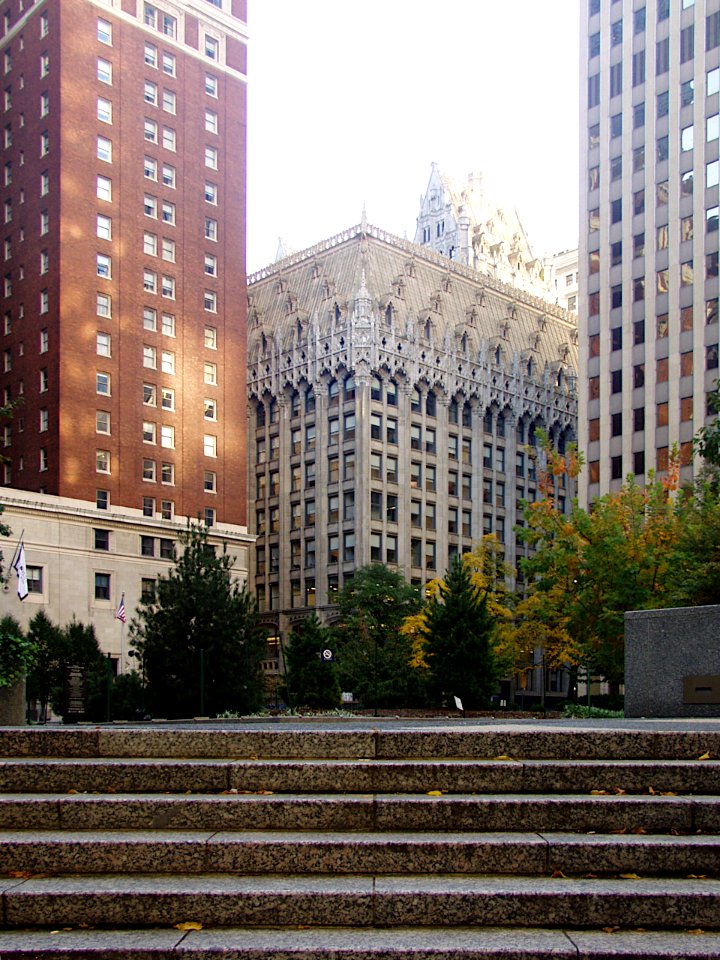Autumn Leaves, Mellon Square, Pittsburgh, 2019-10-24, 02