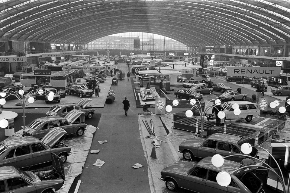 Autotentoonstelling in RAI, Amsterdam overzicht, Bestanddeelnr 924-2506