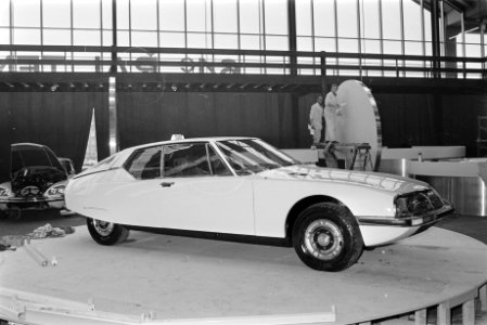 Autotentoonstelling in RAI, Amsterdam Citroen SM, Bestanddeelnr 924-2504