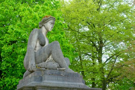 Autumn by Gustave Fontaine - Cinquantenaire - Brussels, Belgium - DSC08387