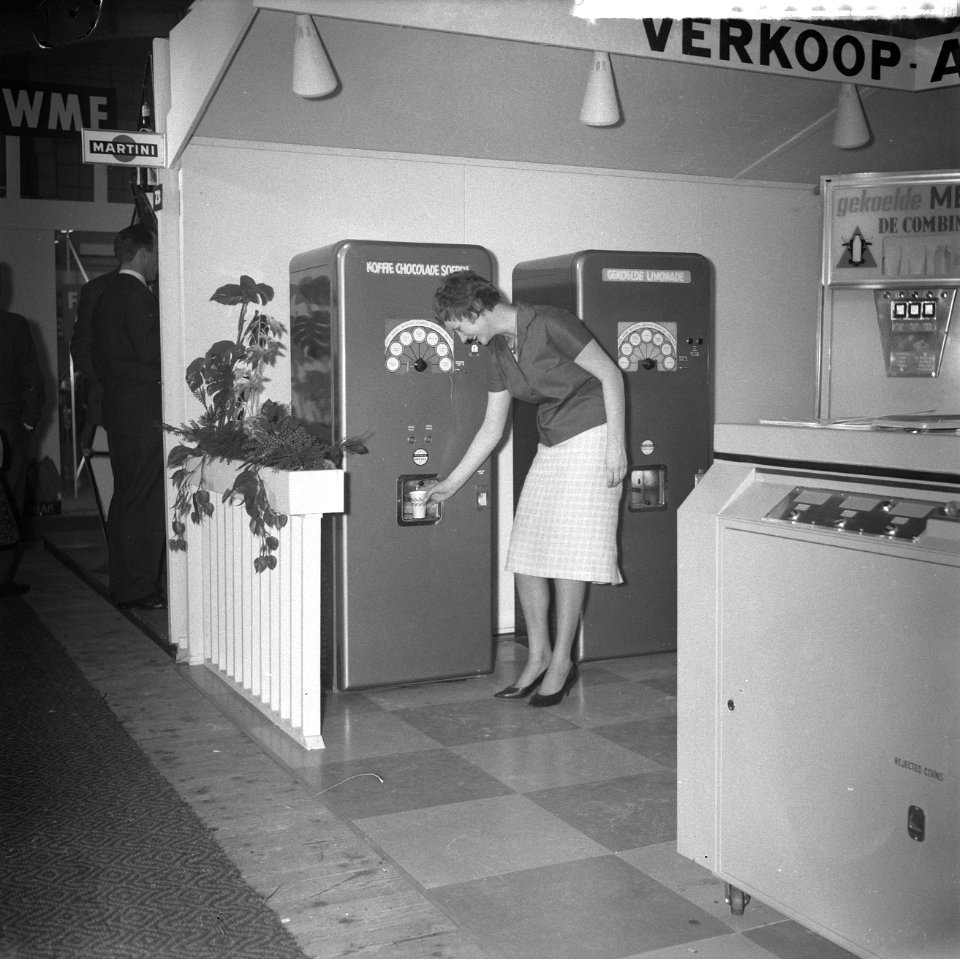 Automaten op de Horecava 1961 in de RAI, Bestanddeelnr 911-9662
