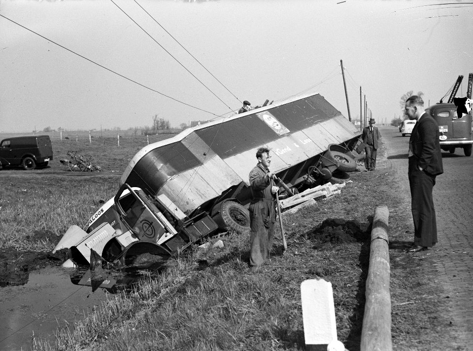 Auto-ongeluk, Bestanddeelnr 902-1520