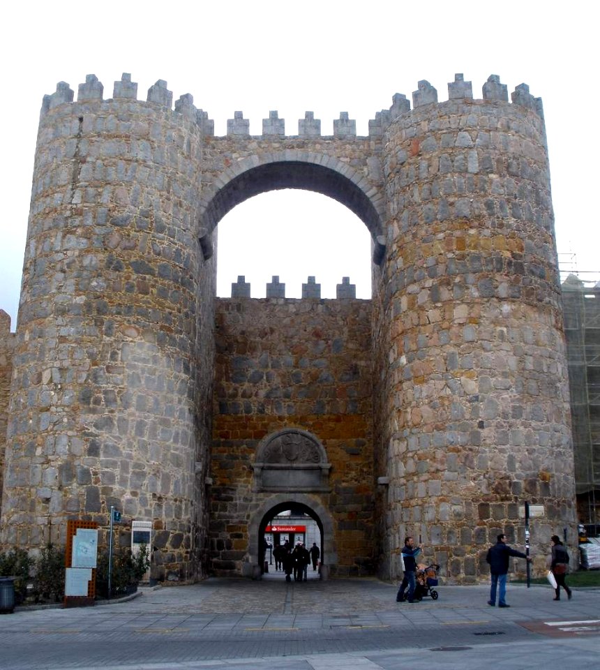 Avila - Murallas, Puerta del Alcazar 8