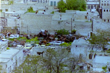 Automobile scrap yards in Syria 1996. Spielvogel