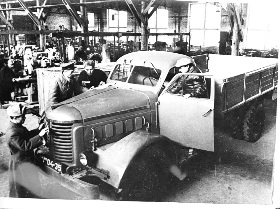 Autofabriek in Rusland, Bestanddeelnr 902-0173