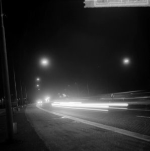 Autofiles op Utrechtseweg bij avond, Bestanddeelnr 917-4732