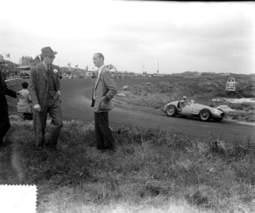 Autoraces Dutch Grand Prix Zandvoort. Prins Bernhard op het circuit, Bestanddeelnr 905-7657