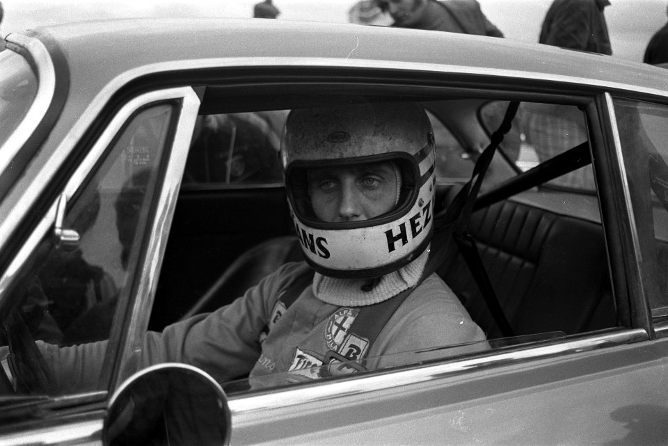 Autoraces om Zandvoort Trophy , Toine Hezemans in Alfa Romeo bij de start, Bestanddeelnr 924-8733