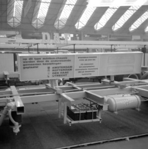 Autotentoonstelling in RAI, bedrijfsautos, Bestanddeelnr 918-7358