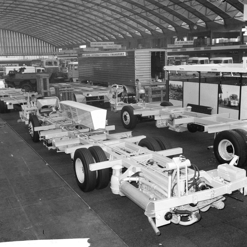 Autotentoonstelling in RAI, bedrijfsautos, de SB.200 DO van DAF stadsbus voor ge, Bestanddeelnr 918-7354