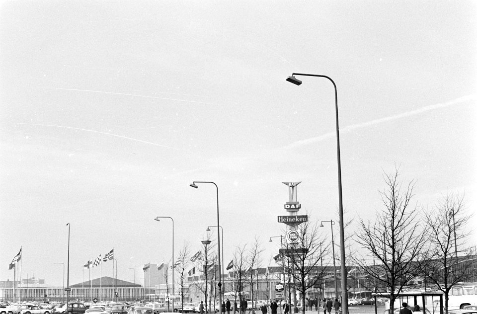 Autoverkeer op President Kennedylaan bij RAI, Amsterdam, Bestanddeelnr 922-1328