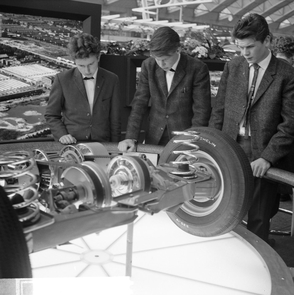 Autotentoonstelling in RAI-gebouw te Amsterdam, Bestanddeelnr 914-8275