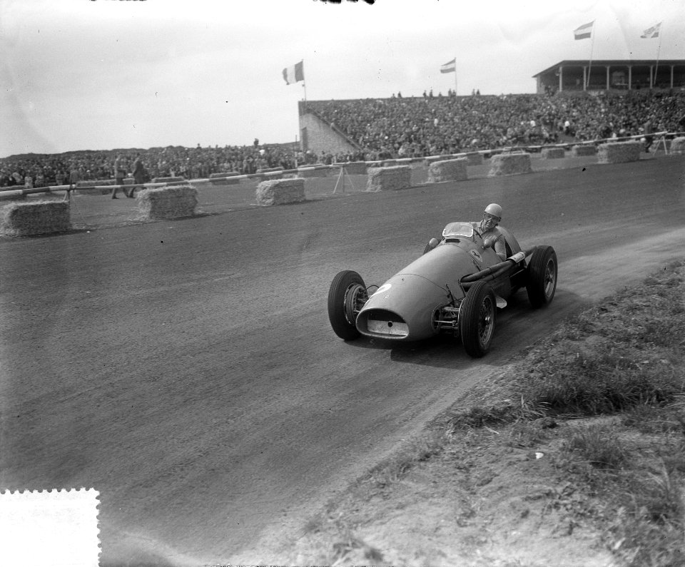 Autoraces Dutch Grand Prix Zandvoort. Ascari in de bocht, Bestanddeelnr 905-7653