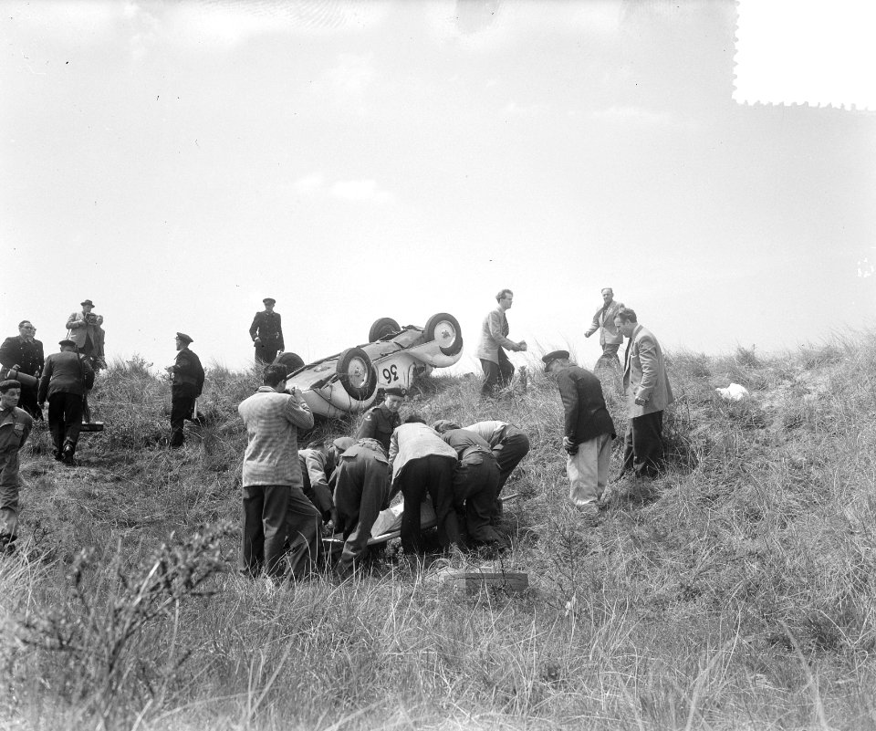 Autoraces Dutch Grand Prix Zandvoort. Omgeslagen auto, Bestanddeelnr 905-7651
