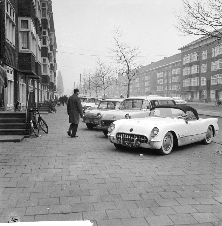 Autotentoonstelling in RAI te Amsterdam, omgeving RAI, Bestanddeelnr 914-8040