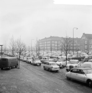 Autotentoonstelling in RAI te Amsterdam, omgeving RAI, Bestanddeelnr 914-8041
