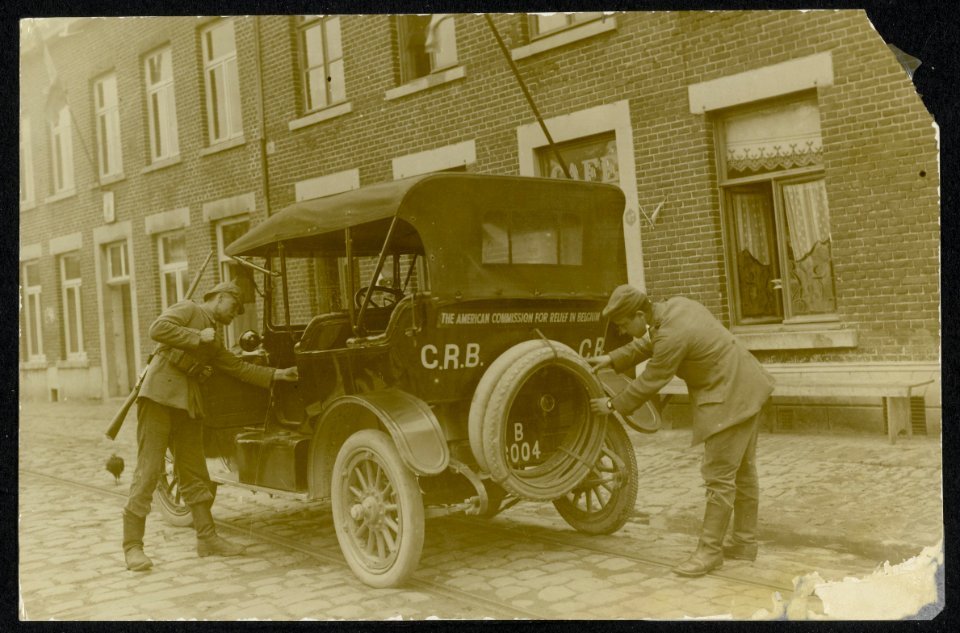 Auto van de CRB The American Commission for Relief in Belgium, een Amerikaanse, Bestanddeelnr 158-1379
