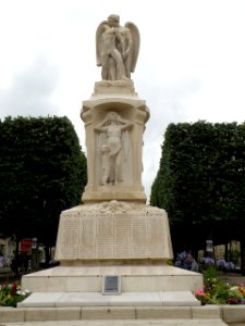 Autun Monument aux morts
