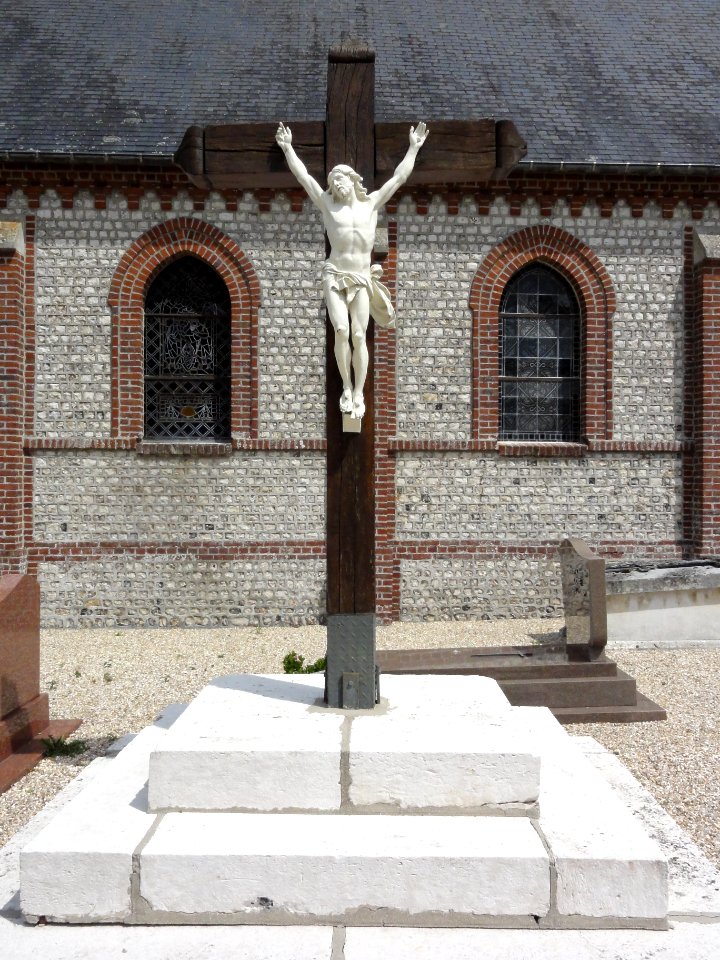 Auzouville-l'Esneval (Seine-Mar.) croix du cimetière