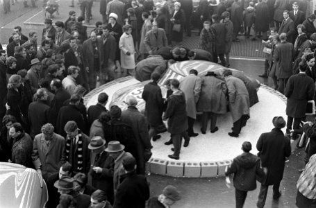 Autotentoonstelling in RAI te Amsterdam, overzicht van ee der stands op de RAI, Bestanddeelnr 914-8046