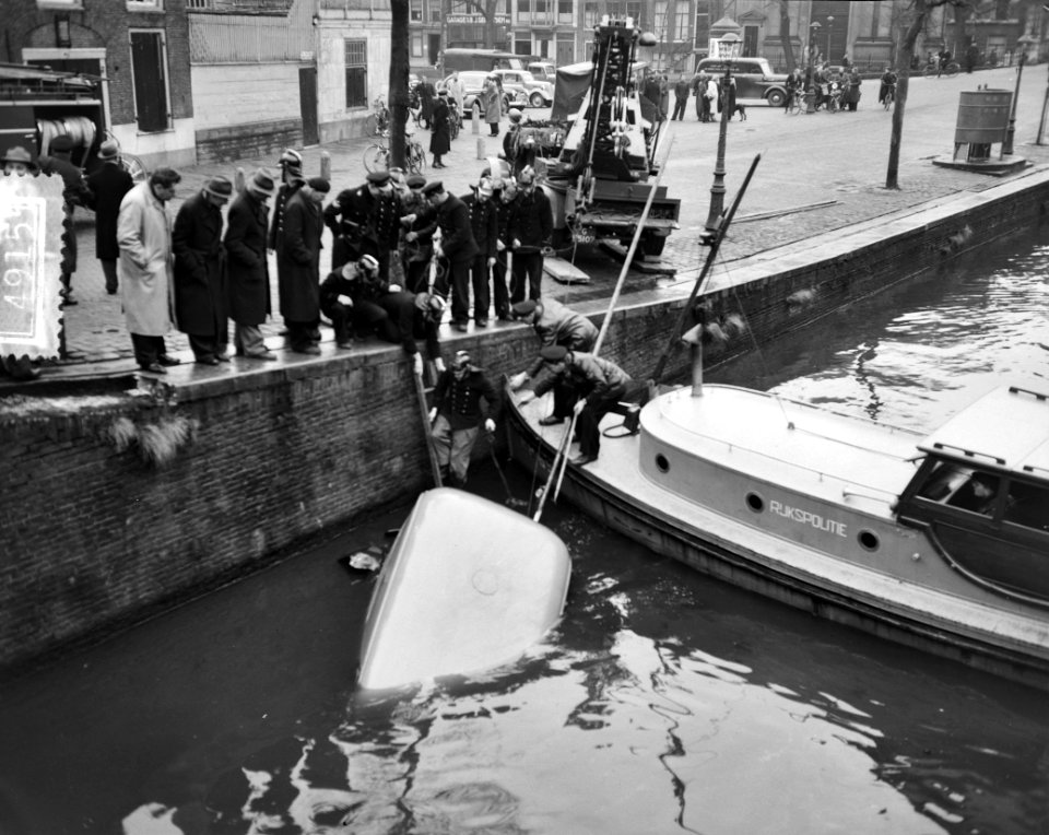 Auto te water in Reguliersgracht, Bestanddeelnr 904-9155