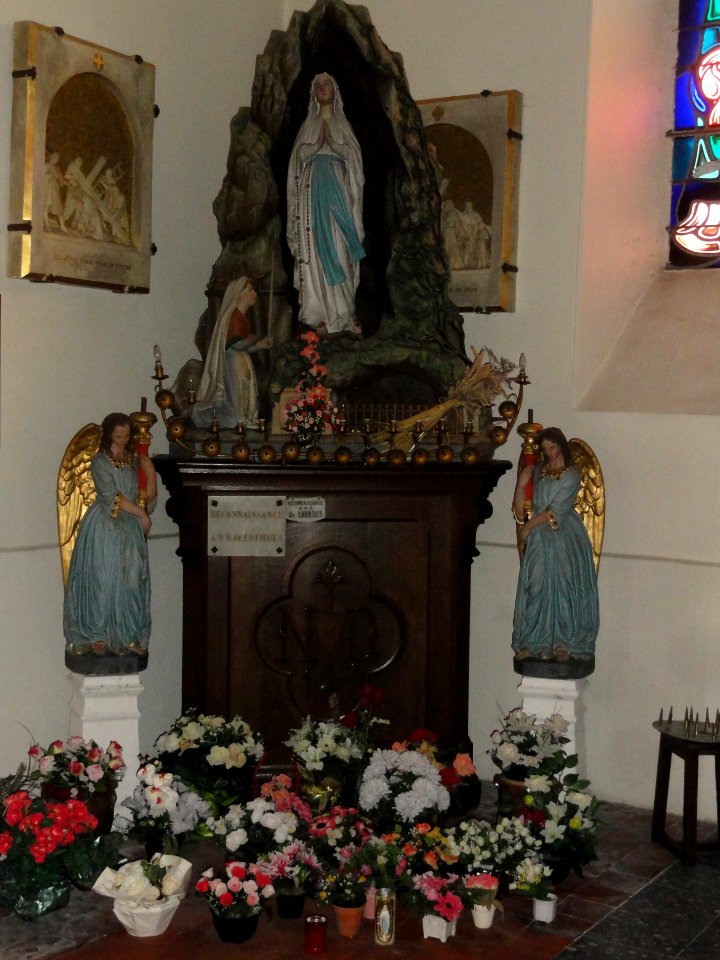 Autreppes (Aisne) église, grotte de Lourdes