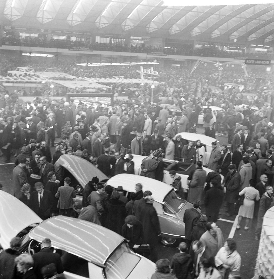 Autotentoonstelling in RAI te Amsterdam, drukte op de autotentoonstelling, Bestanddeelnr 914-8045