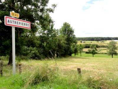 Autrepierre (M-et-M) city limit sign