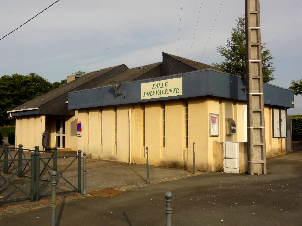 Auzouville-Auberbosc (Seine-Mar.) salle polyvalente