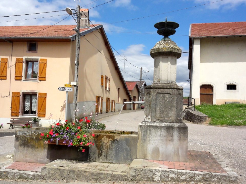 Autrepierre (M-et-M) fontaine haute