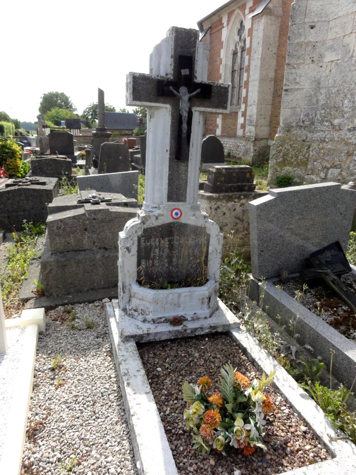 Auzebosc (Seine-Mar.) tombe militaire 01