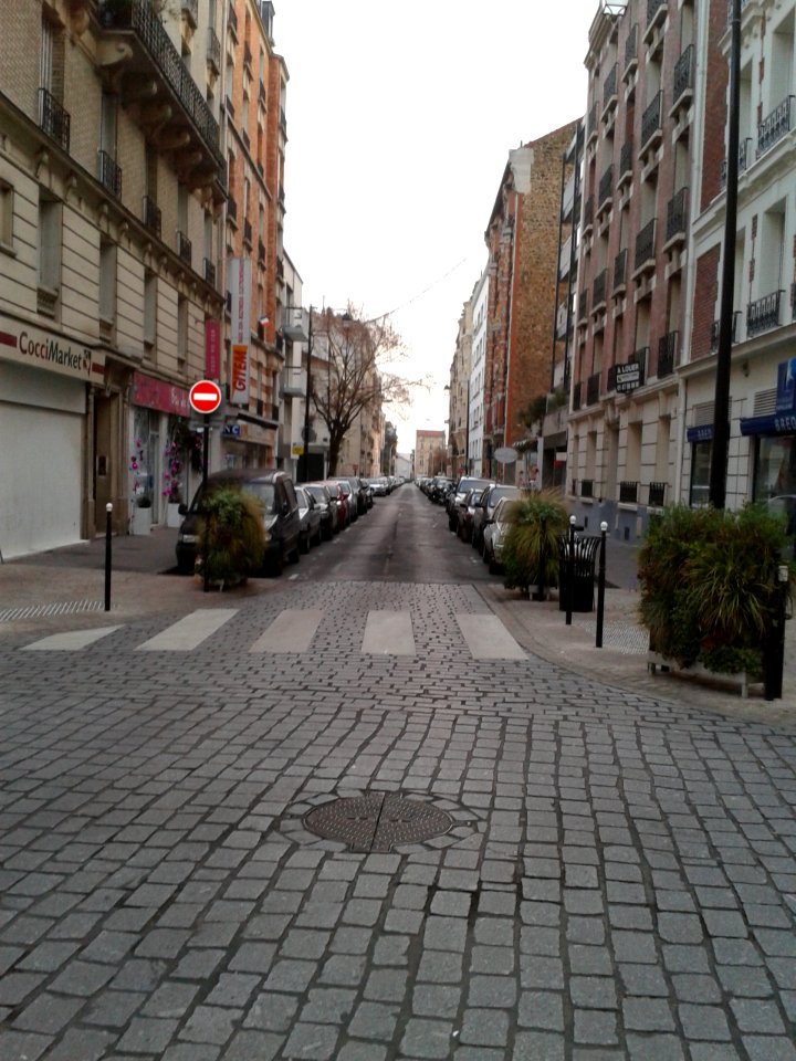 Avenue Galliéni, Courbevoie, France