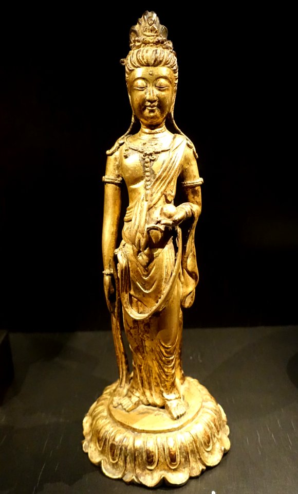 Avalokiteshvara (Guanyin), China, c. 1220-1300 AD, gilded bronze - Östasiatiska museet, Stockholm - DSC09614