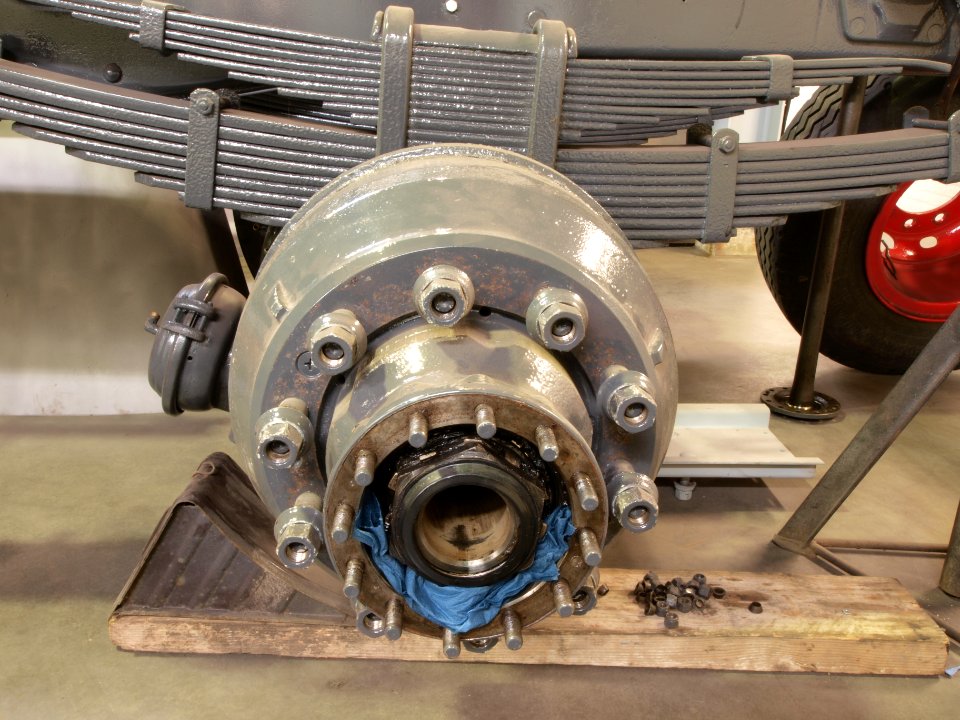 Axel of a Volvo truck, pic2