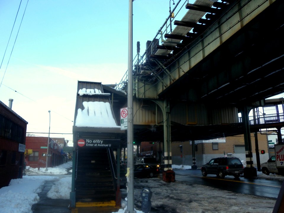 Av U Culver sta exit snow jeh