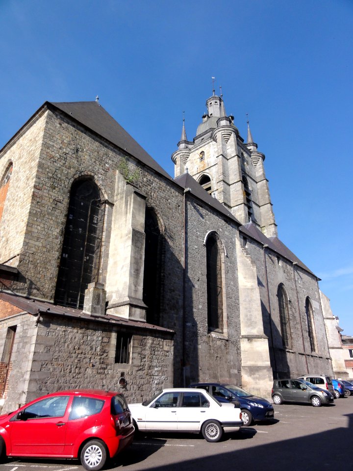 Avesnes-sur-Helpe (Nord, Fr) la collegiale coté nord
