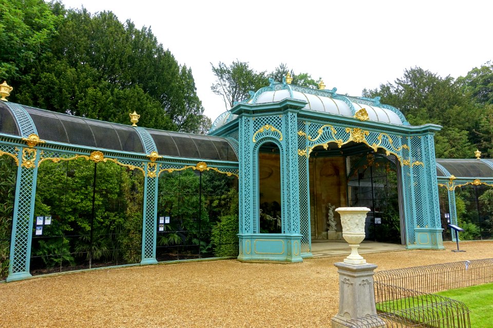 Aviary - Waddesdon Manor - Buckinghamshire, England - DSC07524