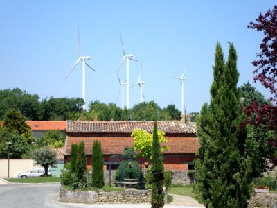 Avignonet-Lauragais (Haute-Garonne, Fr) les éoliennes photo
