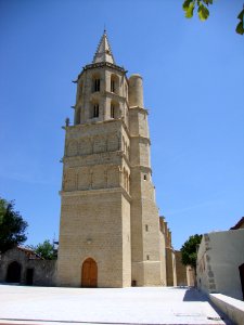 Avignonet-Lauragais (Haute-Garonne, Fr) église, tour et façade