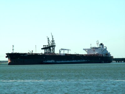 Axel Spirit - IMO 9282041 - Callsign C6FY5 at the '8e Petroleumhaven', Port of Rotterdam, Holland 08-Apr-2006
