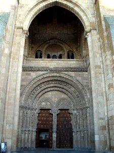 Avila - Basilica de San Vicente, exteriores 06