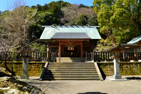 Awa-jinja, haiden