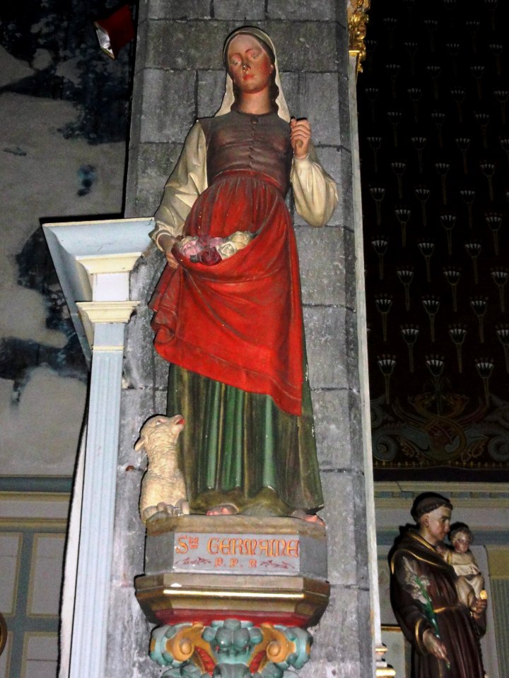 Avesnes-sur-Helpe (Nord, Fr) la collegiale statue Ste Germaine de Pibrac