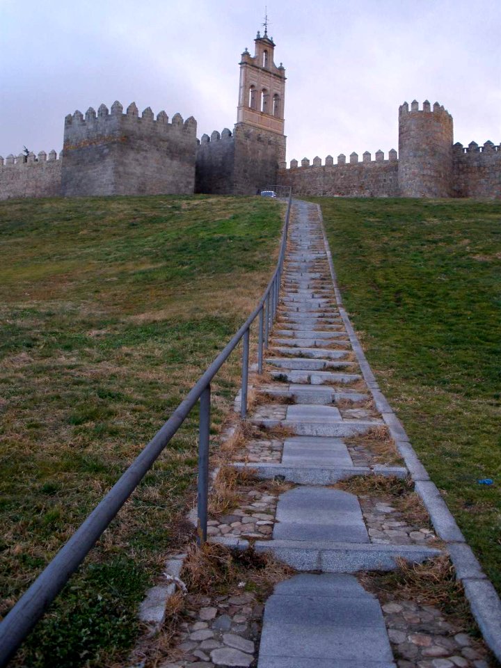 Avila - Murallas, Paseo de la Ronda Vieja 08