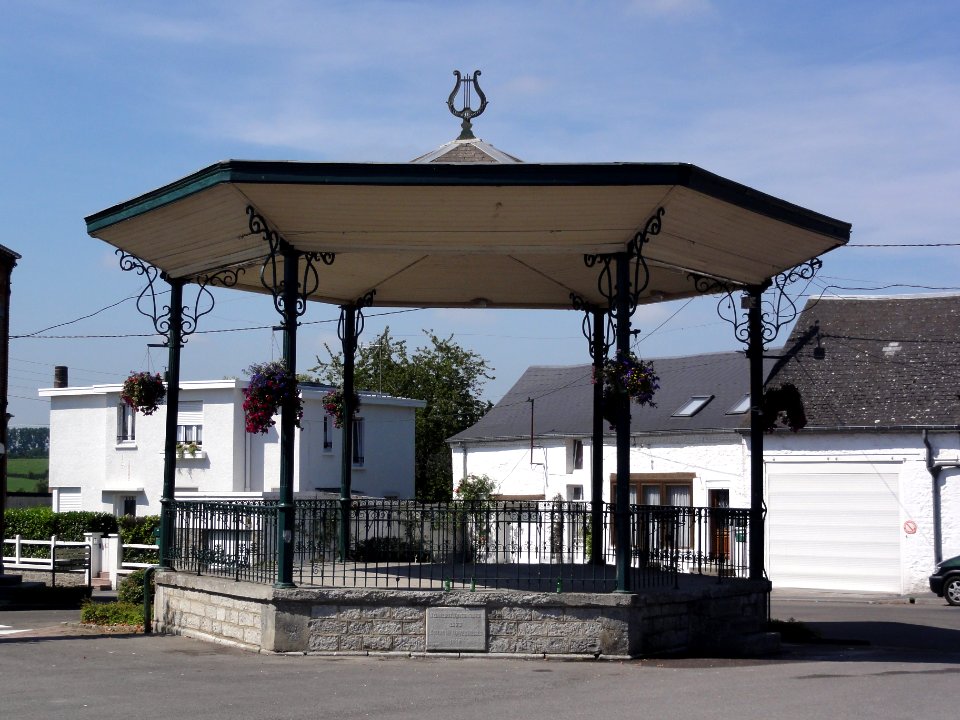 Avesnelles (Nord, Fr) kiosque à musique